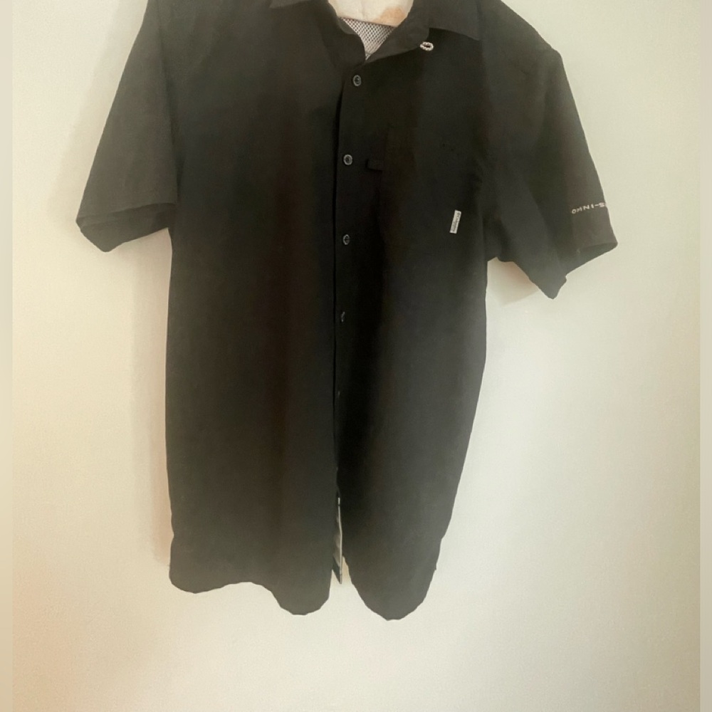 Men’s Columbia fishing shirt size small PFG